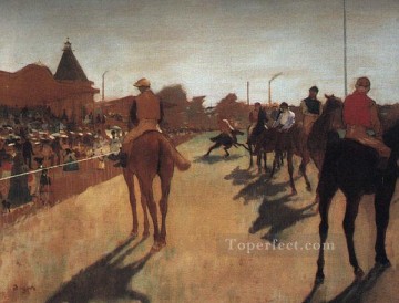 動物 Painting - グランドスタンドの前の競走馬 印象派 エドガー・ドガの馬